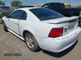 2002 Ford Mustang Standard z VIN 1FAFP40452F115179, wystawiony jako IAAI lot #42639855 z przebiegiem Nie podano mil oraz . Historia ofert i sprzedaży dostępna na DreamBid. Obrazek 3.