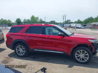 2020 Ford Explorer XLT z VIN 1FMSK8DH8LGC87225, wystawiony jako IAAI lot #42295557 z przebiegiem 110 237 mil mil oraz . Historia ofert i sprzedaży dostępna na DreamBid. Obrazek 13.