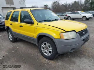 2001 Ford Escape XLT with VIN 1FMYU04111KF70164, listed as a IAAI auction lot 42007102 with 225,036 mi miles. Bid and sale history available at carsss.com. Image 1.