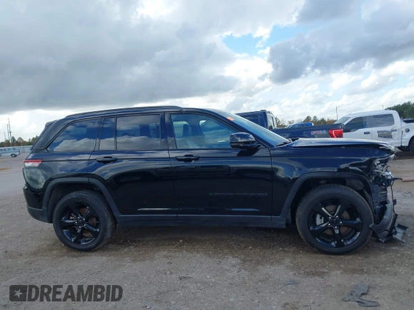 2023 Jeep Grand Cherokee Laredo z VIN 1C4RJHAG7PC661998, wystawiony jako IAAI lot #41104990 z przebiegiem 43 718 mil mil oraz . Historia ofert i sprzedaży dostępna na DreamBid. Obrazek 14.