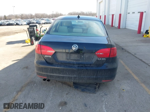 2011 Volkswagen Jetta SEL с VIN 3VWLZ7AJ7BM361967, выставлен на аукционе IAAI как лот 41697537 с пробегом Не указан миль и . История ставок и продаж доступна на DreamBid. Изображение 17.