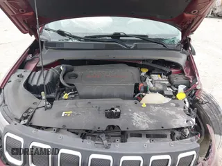 2022 Jeep Compass Latitude with VIN 3C4NJDBB1NT110087, listed as a IAAI auction lot 42033883 with 22,291 mi miles and . Bid and sale history available at DreamBid. Image 10.