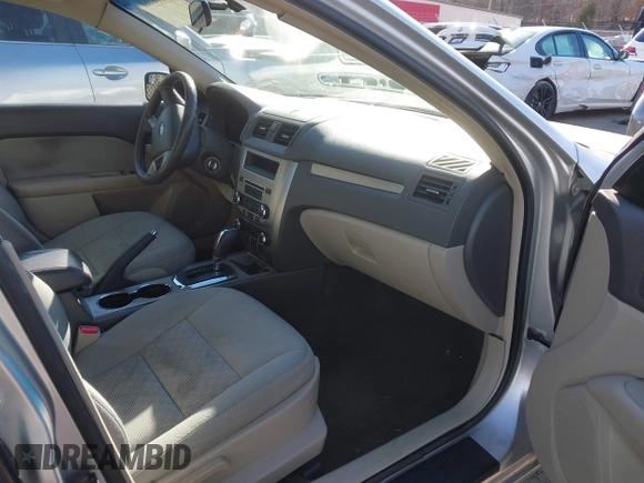 2012 Ford Fusion SE with VIN 3FAHP0HA9CR373284, listed as a IAAI auction lot 41596160 with 132,037 mi miles. Bid and sale history available at carsss.com. Image 5.