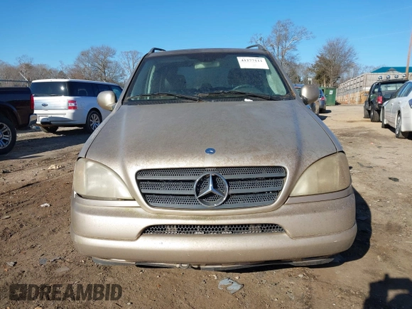 2001 Mercedes-Benz M 320/430/500 z VIN 4JGAB72E51A247926, wystawiony jako IAAI lot #41277111 z przebiegiem 208 817 mil mil oraz . Historia ofert i sprzedaży dostępna na DreamBid. Obrazek 12.