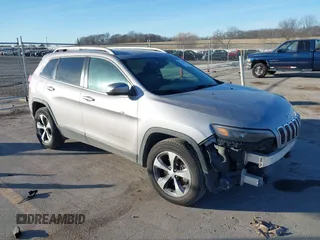 2019 Jeep Cherokee Limited with VIN 1C4PJMDN0KD180598, listed as a IAAI auction lot 41433530 with 137,398 mi miles. Bid and sale history available at carsss.com. Image 1.