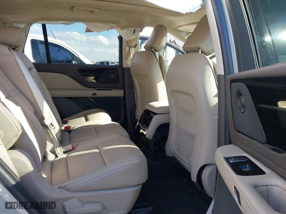 2023 Lincoln Aviator Reserve with VIN 5LM5J7WC0PGL14870, listed as a IAAI auction lot 41278696 with 1 mi miles. Bid and sale history available at carsss.com. Image 8.