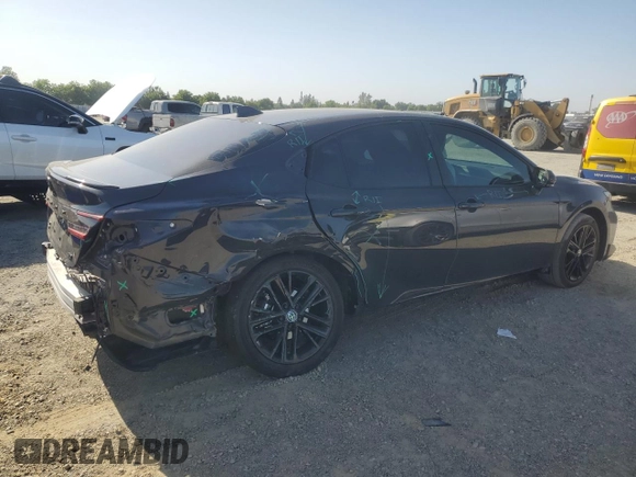 2025 Toyota Camry LE z VIN 4T1DBADK2SU523525, wystawiony jako Copart lot #55138715 z przebiegiem 3 270 mil mil oraz Szkoda całkowita • Salvage title. Historia ofert i sprzedaży dostępna na DreamBid. Obrazek 3.