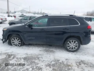 2018 Jeep Cherokee Limited with VIN 1C4PJMDB9JD564528, listed as a IAAI auction lot 41601139 with 110,711 mi miles. Bid and sale history available at carsss.com. Image 14.