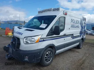 2022 Ford Transit z VIN 1FDBR1CG6NKA76214, wystawiony jako IAAI lot #42150218 z przebiegiem Nie podano mil oraz . Historia ofert i sprzedaży dostępna na DreamBid. Obrazek 2.
