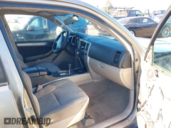 2006 Toyota 4Runner SR5 z VIN JTEBU14R660081036, wystawiony jako IAAI lot #41390193 z przebiegiem 242 999 mil mil oraz . Historia ofert i sprzedaży dostępna na DreamBid. Obrazek 5.