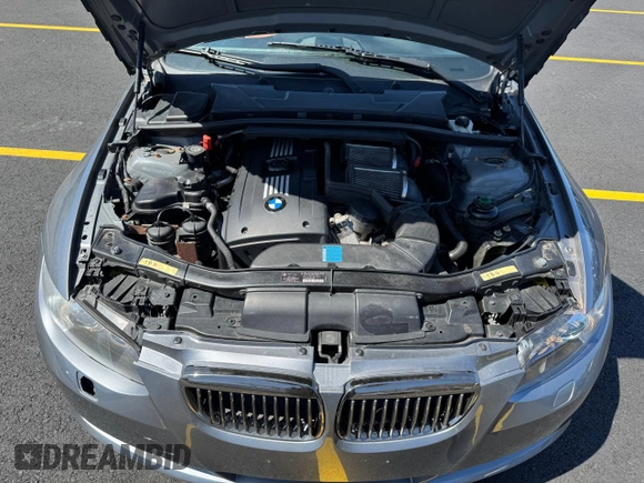 2009 BMW 3 Series 335i xDrive with VIN WBAWC73559E269786, listed as a Copart auction lot 56333585 with 113,363 mi miles and Clean Title. Bid and sale history available at DreamBid. Image 7.