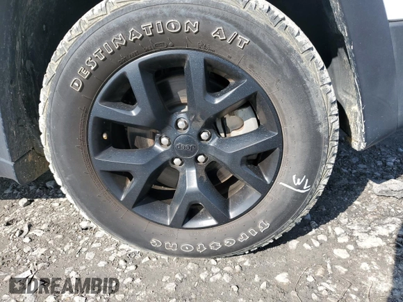 2015 Jeep Cherokee Trailhawk z VIN 1C4PJMBS6FW558653, wystawiony jako Copart lot #51066195 z przebiegiem 32 905 mil mil oraz Szkoda całkowita • Salvage title. Historia ofert i sprzedaży dostępna na DreamBid. Obrazek 13.