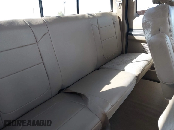 2007 Ford F-250 XL z VIN 1FTSX21P07EA97175, wystawiony jako IAAI lot #41477628 z przebiegiem 99 215 mil mil oraz . Historia ofert i sprzedaży dostępna na DreamBid. Obrazek 8.