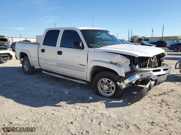 2004 Chevrolet Silverado 2500 Crew Cab LT with VIN 1GCGC23U04F200685, listed as a Copart auction lot 79518904 with NaN miles and Salvage Title. Bid and sale history available at carsss.com. Image 4.