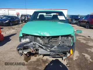 2002 Chevrolet S-10 LS with VIN 1GCDT19W228228916, listed as a IAAI auction lot 40902812 with 247,233 mi miles. Bid and sale history available at carsss.com. Image 13.