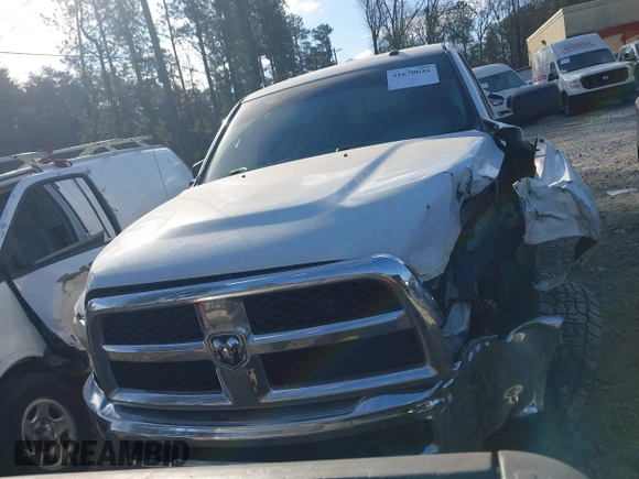 2016 Ram 2500 SLT with VIN 3C6UR5DL2GG132442, listed as a IAAI auction lot 41670645 with 405,051 mi miles. Bid and sale history available at carsss.com. Image 12.