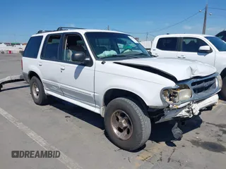 2000 Ford Explorer XLT z VIN 1FMDU63E6YUA49199, wystawiony jako IAAI lot #42027836 z przebiegiem 225 055 mil mil oraz . Historia ofert i sprzedaży dostępna na DreamBid. Obrazek 1.