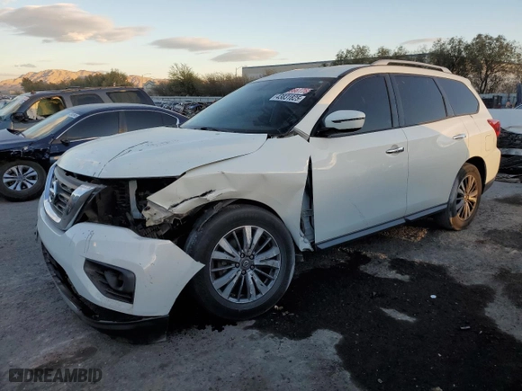 2017 Nissan Pathfinder SV with VIN 5N1DR2MNXHC686613, listed as a Copart auction lot 43831825 with 123,711 mi miles and Salvage Title. Bid and sale history available at carsss.com. Image 1.