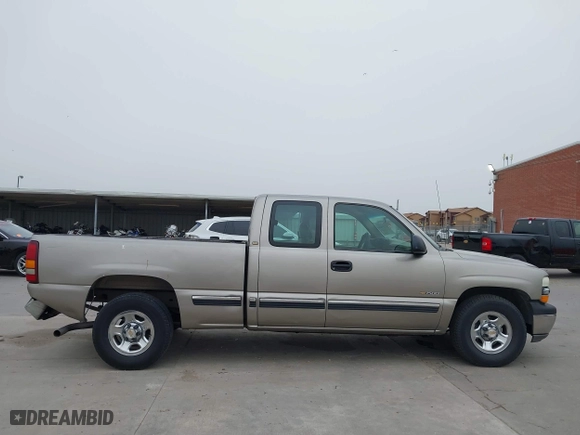 2002 Chevrolet Silverado 1500 LS with VIN 2GCEC19V321217096, listed as a IAAI auction lot 41727809 with 273,315 mi miles. Bid and sale history available at carsss.com. Image 14.