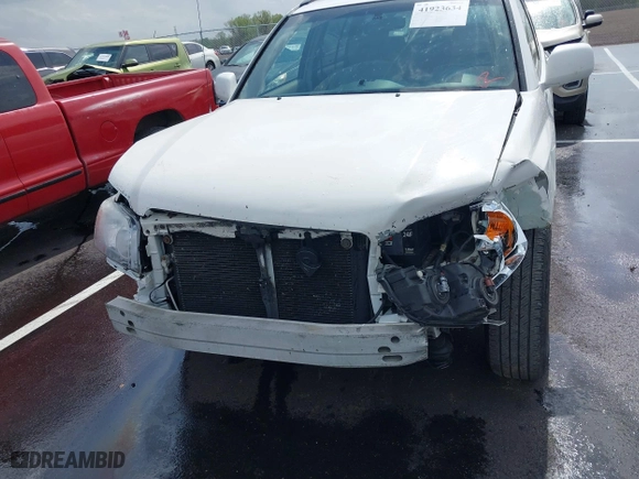 2007 Toyota Highlander with VIN JTEHP21A570202470, listed as a IAAI auction lot 41923634 with 302,540 mi miles. Bid and sale history available at carsss.com. Image 6.