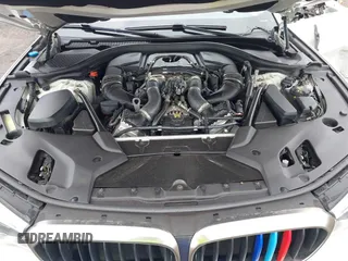 2018 BMW 5 Series M550i xDrive с VIN WBAJB9C56JB035929, выставлен на аукционе IAAI как лот 41732048 с пробегом 87 896 миль миль и . История ставок и продаж доступна на DreamBid. Изображение 10.