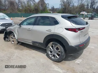 2022 Mazda CX-30 S Select z VIN 3MVDMBBL2NM439681, wystawiony jako IAAI lot #41960902 z przebiegiem 22 730 mil mil oraz . Historia ofert i sprzedaży dostępna na DreamBid. Obrazek 3.