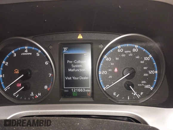 2018 Toyota RAV4 XLE z VIN JTMWFREVXJJ735226, wystawiony jako IAAI lot #42131520 z przebiegiem 121 663 mil mil oraz . Historia ofert i sprzedaży dostępna na DreamBid. Obrazek 7.