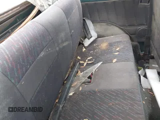 1997 Chevrolet Tracker z VIN 2CNBJ1864V6904934, wystawiony jako IAAI lot #41512446 z przebiegiem 223 032 mil mil oraz . Historia ofert i sprzedaży dostępna na DreamBid. Obrazek 8.