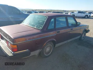 1993 Volvo 240 с VIN YV1AS8801P1490142, выставлен на аукционе IAAI как лот 42125952 с пробегом 90 894 миль миль и . История ставок и продаж доступна на DreamBid. Изображение 4.