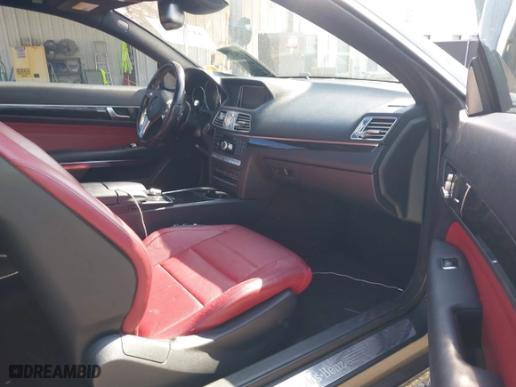 2014 Mercedes-Benz E-Class E 350 with VIN WDDKJ5KBXEF248011, listed as a IAAI auction lot 41566643 with 120,108 mi miles. Bid and sale history available at carsss.com. Image 5.