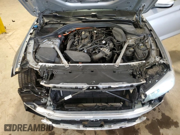 2019 BMW 5 Series 530e xDrive with VIN WBAJB1C56KB376153, listed as a Copart auction lot 58242585 with 67,638 mi miles and Salvage title. Bid and sale history available at DreamBid. Image 11.