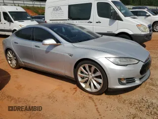 2014 Tesla Model S 60 z VIN 5YJSA1H16EFP62363, wystawiony jako Copart lot #58370095 z przebiegiem 157 726 mil mil oraz Czysty tytuł • Clean title. Historia ofert i sprzedaży dostępna na DreamBid. Obrazek 4.