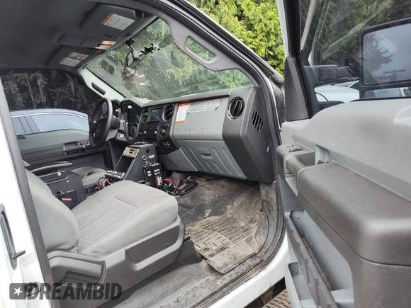 2016 Ford F-250 XLT with VIN 1FT7X2B68GEB80784, listed as a IAAI auction lot 42641963 with 277,458 mi miles and . Bid and sale history available at DreamBid. Image 7.