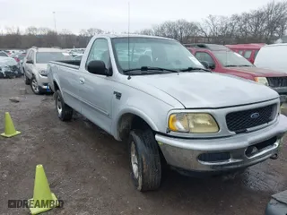 1998 Ford F-150 Standard with VIN 1FTZF18W2WNC27724, listed as a IAAI auction lot 41501654 with 336,342 mi miles. Bid and sale history available at carsss.com. Image 1.