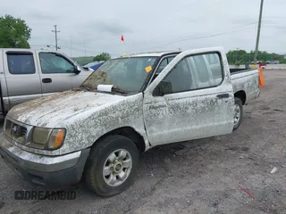 1998 Nissan Frontier XE z VIN 1N6DD26SXWC349603, wystawiony jako IAAI lot #42220949 z przebiegiem Nie podano mil oraz . Historia ofert i sprzedaży dostępna na DreamBid. Obrazek 6.