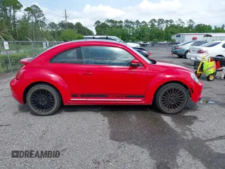2013 Volkswagen Beetle 2.5L w/Sun/Sound/Nav с VIN 3VWJP7AT7DM686412, выставлен на аукционе IAAI как лот 42239653 с пробегом 76 237 миль миль и . История ставок и продаж доступна на DreamBid. Изображение 13.