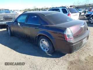 2005 Chrysler 300 with VIN 2C3JA43R05H539602, listed as a IAAI auction lot 41335192 with 1 mi miles. Bid and sale history available at carsss.com. Image 3.