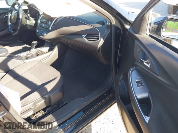 2018 Chevrolet Malibu LT with VIN 1G1ZD5ST7JF197384, listed as a IAAI auction lot 41082036 with 124,277 mi miles. Bid and sale history available at carsss.com. Image 5.