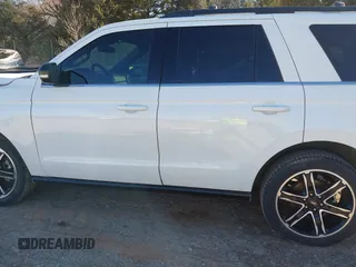 2020 Ford Expedition Limited with VIN 1FMJU1KT3LEA55924, listed as a IAAI auction lot 41576872 with 68,911 mi miles. Bid and sale history available at carsss.com. Image 14.
