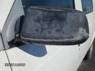 2000 Chevrolet Astro Cargo z VIN 1GCDM19W4YB196124, wystawiony jako IAAI lot #42398481 z przebiegiem 200 414 mil mil oraz . Historia ofert i sprzedaży dostępna na DreamBid. Obrazek 13.