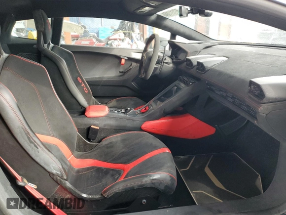 2022 Lamborghini Huracan z VIN ZHWUA6ZX0NLA18998, wystawiony jako Copart lot #87111104 z przebiegiem Nie podano mil oraz Nie do naprawy • Non repairable. Historia ofert i sprzedaży dostępna na DreamBid. Obrazek 10.