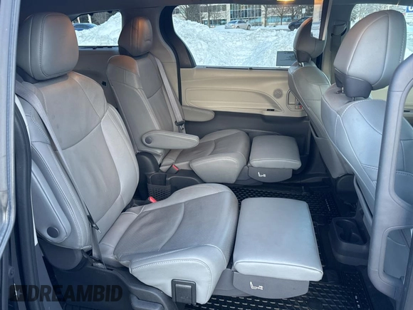 2022 Toyota Sienna XLE with VIN 5TDGSKFC2NS073512, listed as a Copart auction lot 43649765 with 1,681 mi miles and Clean Title. Bid and sale history available at carsss.com. Image 6.