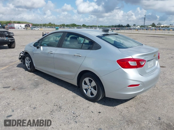 2017 Chevrolet Cruze LS z VIN 1G1BC5SM5H7233199, wystawiony jako IAAI lot #42168232 z przebiegiem 48 052 mil mil oraz . Historia ofert i sprzedaży dostępna na DreamBid. Obrazek 3.
