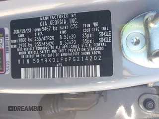 2023 Kia Sorento X-Line SX Prestige z VIN 5XYRKDLFXPG214202, wystawiony jako IAAI lot #40638311 z przebiegiem 19 871 mil mil oraz . Historia ofert i sprzedaży dostępna na DreamBid. Obrazek 9.