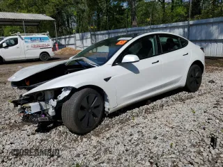 2024 Tesla Model 3 z VIN 5YJ3E1EA6RF734033, wystawiony jako Copart lot #52305665 z przebiegiem 21 081 mil mil oraz Szkoda całkowita • Salvage title. Historia ofert i sprzedaży dostępna na DreamBid. Obrazek 1.