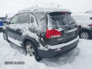 2013 Kia Sorento EX with VIN 5XYKU4A2XDG318700, listed as a IAAI auction lot 41258392 with 135,496 mi miles and . Bid and sale history available at carsss.com. Image 3.