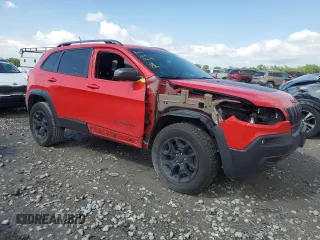 2019 Jeep Cherokee Trailhawk с VIN 1C4PJMBX3KD256495, выставлен на аукционе Copart как лот 56122695 с пробегом 98 786 миль миль и Списание • Salvage title. История ставок и продаж доступна на DreamBid. Изображение 4.