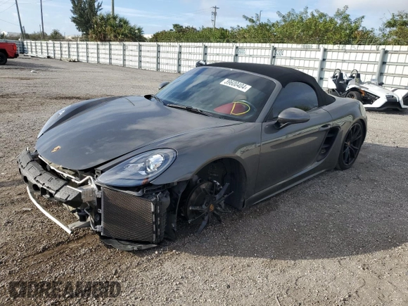 2017 Porsche 718 Boxster z VIN WP0CA2A8XHS221955, wystawiony jako Copart lot #39600404 z przebiegiem 52 979 mil mil oraz . Historia ofert i sprzedaży dostępna na DreamBid. Obrazek 1.