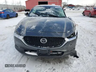 2024 Mazda CX-30 Premium z VIN 3MVDMBDYXRM646995, wystawiony jako Copart lot #89282365 z przebiegiem 4049 mil mil oraz Szkoda całkowita • Salvage title. Historia ofert i sprzedaży dostępna na DreamBid. Obrazek 5.