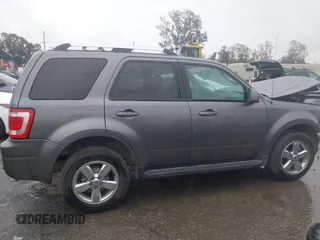 2010 Ford Escape Limited с VIN 1FMCU0EG8AKB81518, выставлен на аукционе IAAI как лот 41725893 с пробегом 142 640 миль миль и . История ставок и продаж доступна на DreamBid. Изображение 14.